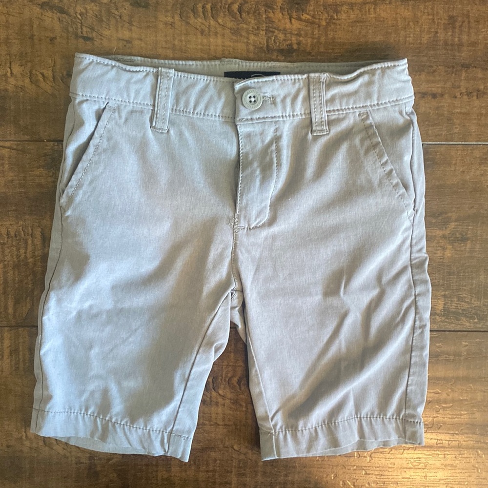 Light grey stretchy Nautica shorts
